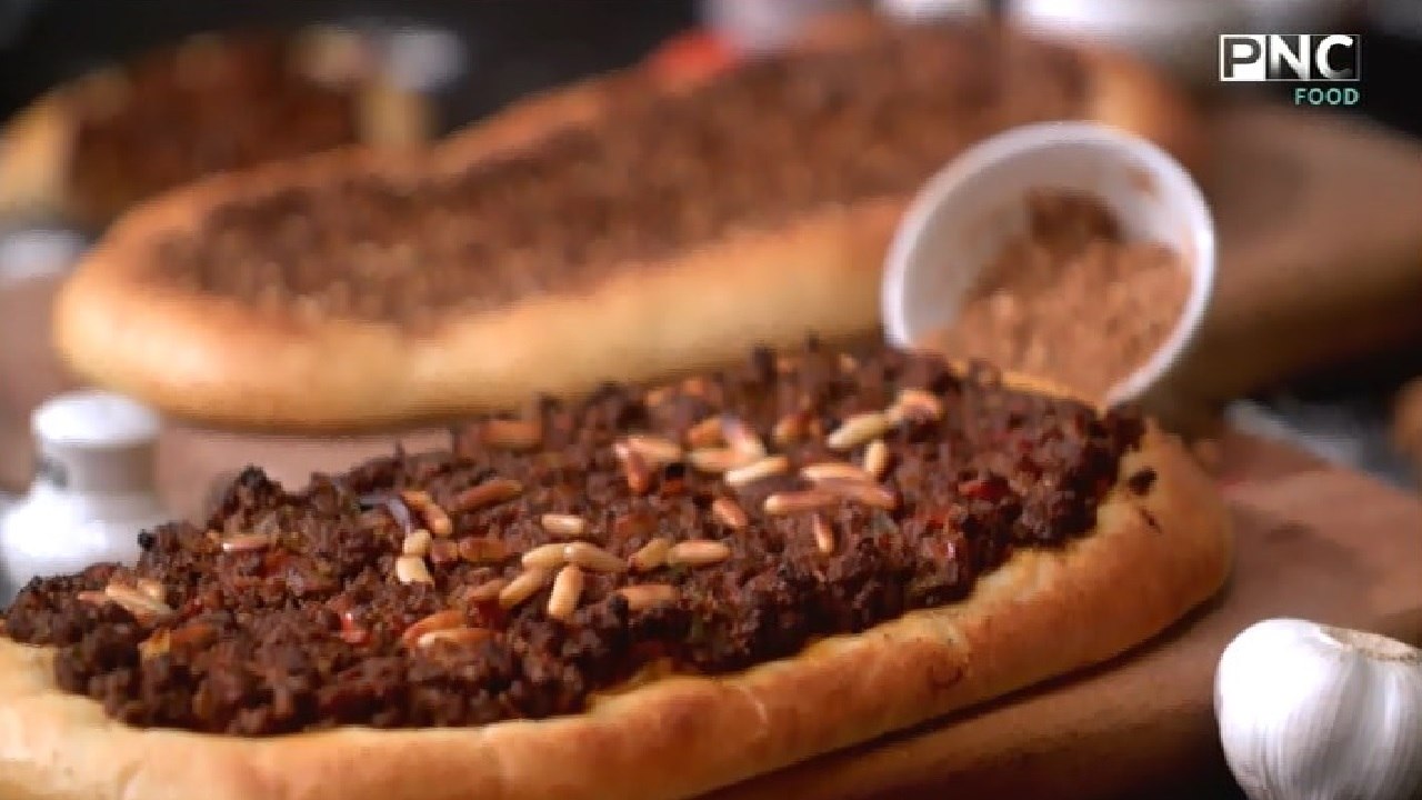 طريقة عمل مناقيش باللحمة بالطريقة اللبنانية  كل يوم جديد مع الشيف محمد إبراهيم