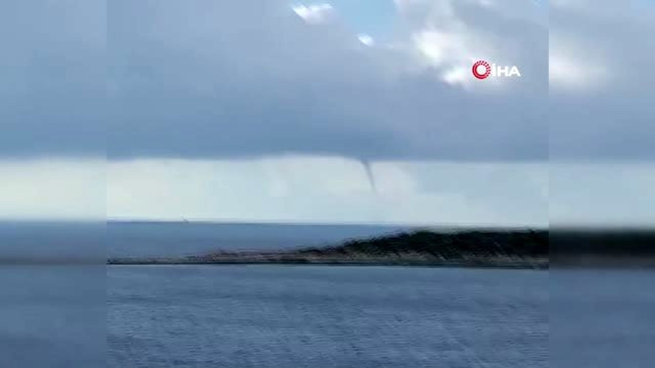 Dünyaca ünlü Kaputaş plajı açıklarında hortum paniği