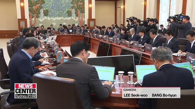 Moon praises gov't and businesses for coping with Japan's trade restrictions