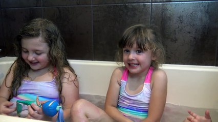 Brincando na Banheira