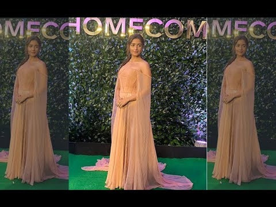 Alia Bhatt Graces The Green Carpet At IIFA Awards 2019 | SpotboyE