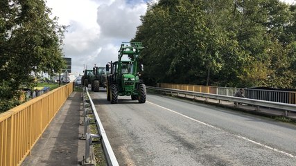 Las d’être « diabolisés », les agriculteurs costarmoricains investissent la RN12