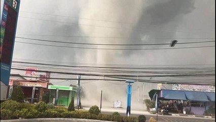 Thailandia: il gustnado che ha spazzato i cieli di paura