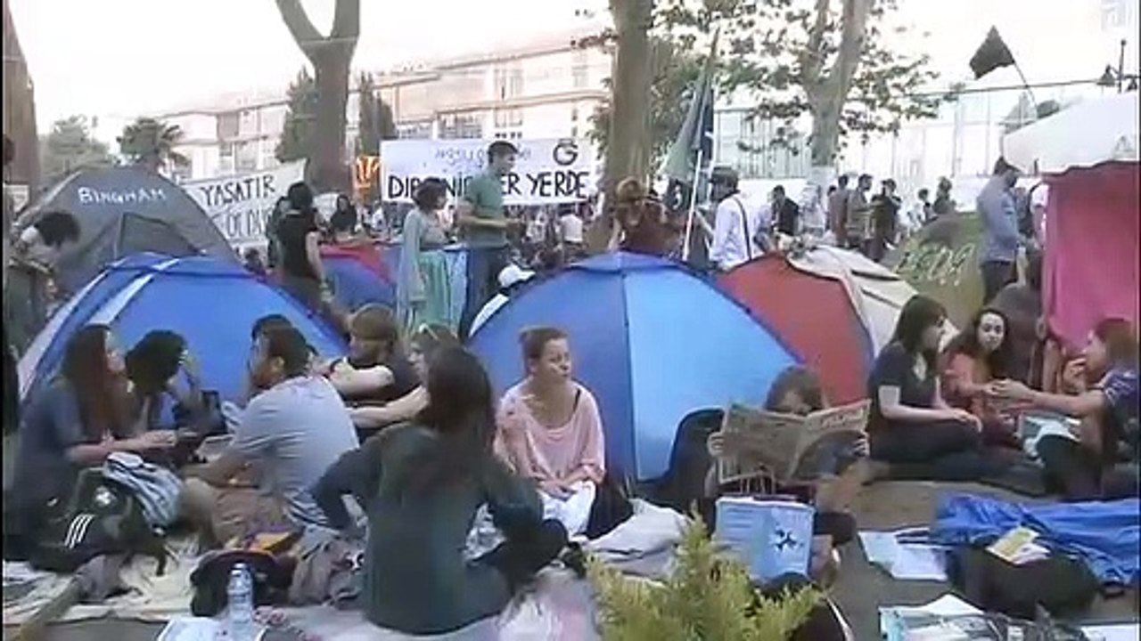 Menschenrechtsaktivisten beobachten den Gezi-Prozess in Instanbul