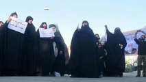 مخالفان ورود زنان به استادیوم‌ها مقابل مجلس تجمع کردند