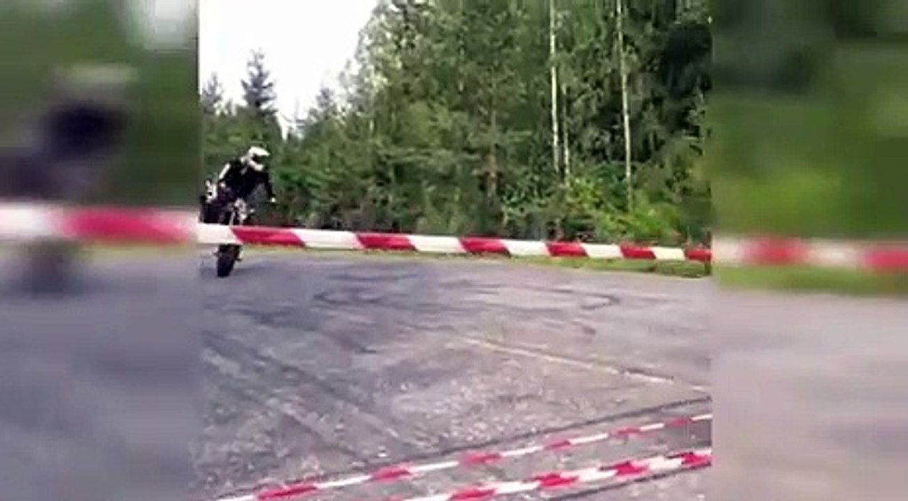 Ce motard a atteint un tout autre niveau avec son talent