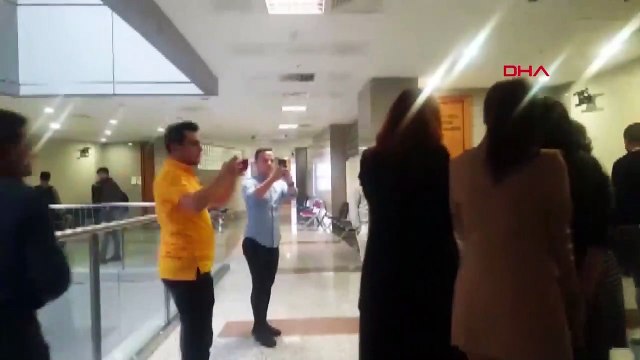 Sınıra sevk edilen askerlere coşkulu karşılama