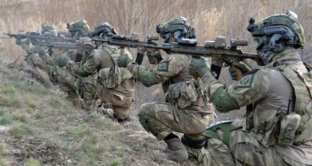 Milli Savunma Bakanlığı'ndan "komando" paylaşımı: Engel tanımaz aşarız