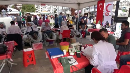 Ordu, ordusuna kan bağışlıyor