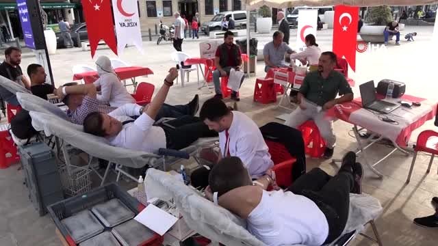 Ordu, ordusuna kan bağışlıyor