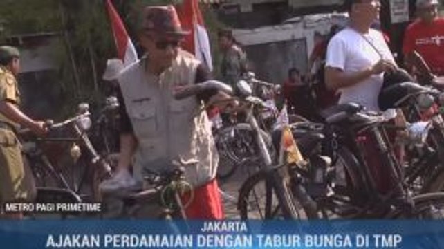 Rayakan HUT, Komunitas Ontel Tabur Bunga di TMP Kalibata