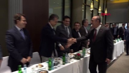 Bakan çavuşoğlu, cezayir'de türk iş insanlarıyla bir araya geldi