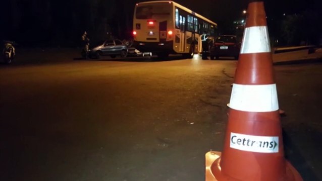 Operação Bloqueio é realizada na Rua Europa; 20 veículos foram recolhidos