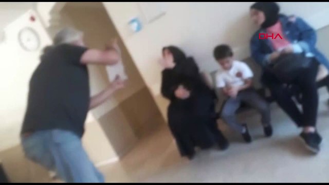 Doktorla hasta yakını birbirine girdi! Yumruk yumruğa kavga...