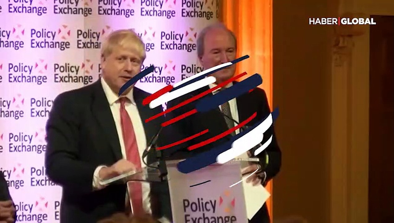 Boris Johnson'dan ilginç çıkış: Esrar kokan çadırlarınızı bırakın!
