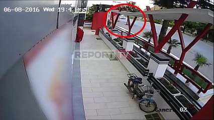 Report TV siguron video nga atentati i Çapjave ndaj policisë në mes të qytetit