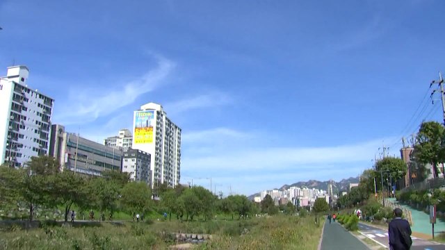 [날씨] 한글날, 쾌청한 하늘...내일 맑고 큰 일교차 / YTN