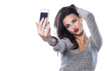 Esta chica se hace este temerario 'selfie' tras un tremendo accidente de tráfico