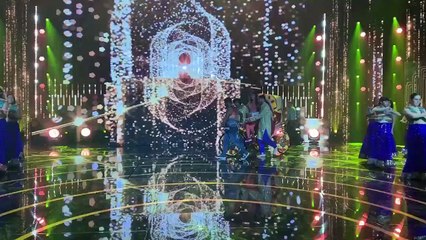 Mehwish Hayat latest dance video got criticize by Social Media activist