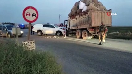 Şanlıurfa’da pamuk yüklü kamyon ile otomobil çarpıştı: 2 yaralı