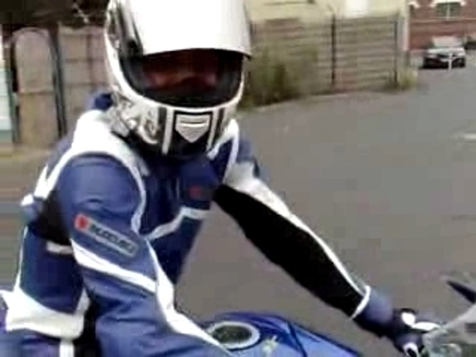 chute avec son gsxr tout neuf