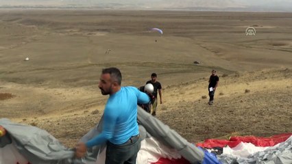 'Türkiye'nin Çatısı'nda yamaç paraşütü eğitimi - IĞDIR