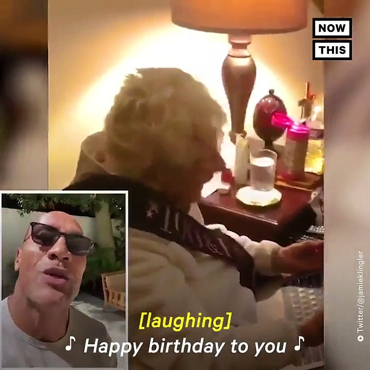 Dwayne Johnson'dan 100. yaşını kutlayan hayranına sürpriz: Görüntülü aradı, şarkı söyledi