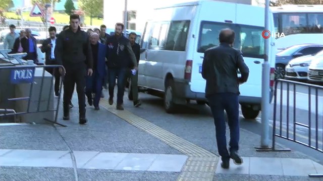 Taksim Tarlabaşı’nda bir evde 19 yaşındaki öz kızına işkence ettiği iddia edilen Muzaffer A. sevk edildiği hakimlikçe 'kasten yaralama' suçundan tutuklandı.