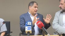 Correa pide elecciones adelantadas en Ecuador y se ofrece como candidato