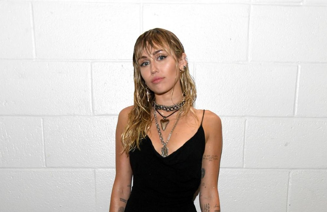 Miley Cyrus ins Krankenhaus eingeliefert
