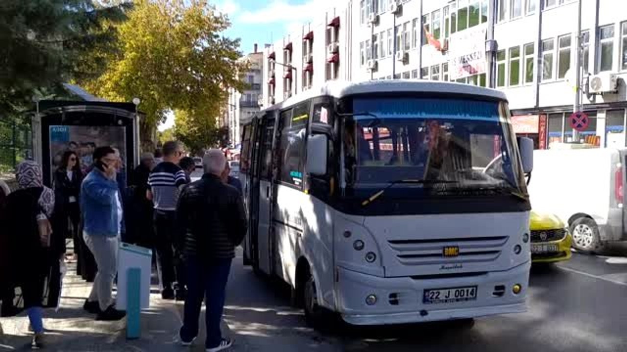 Üniversitelilerden "rahat ulaşım" için imza kampanyası