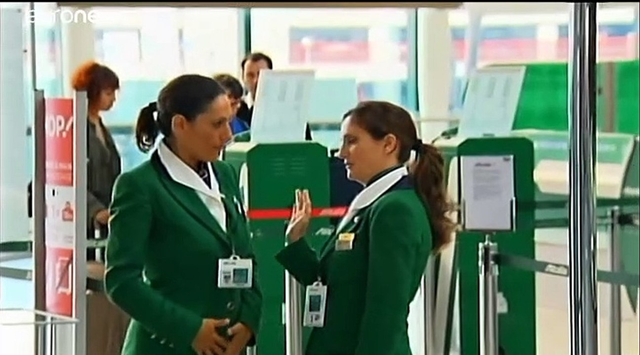 Alitalia, aerei a terra e compagnia ancora sull'orlo del fallimento