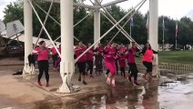 Flash-mob pour Octobre rose à Saint-Dié-des-Vosges