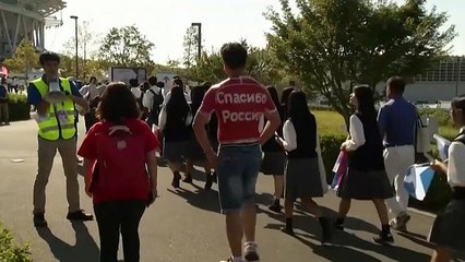 Российскую футболку нарисовали на японце