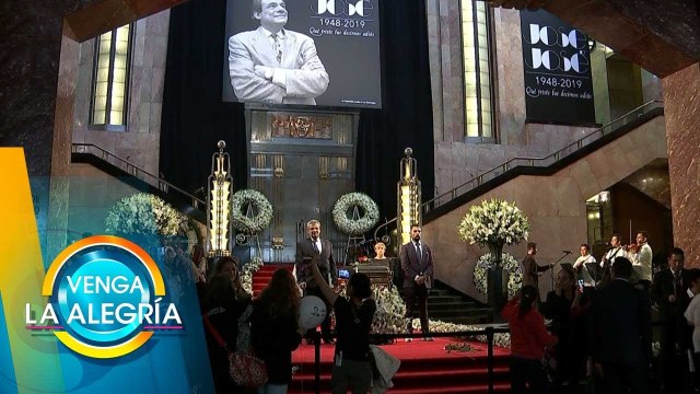 Ricardo Casares fue parte de la guardia al féretro de José José en Bellas Artes. | Venga La Alegría