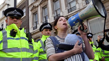 Грудью за климат