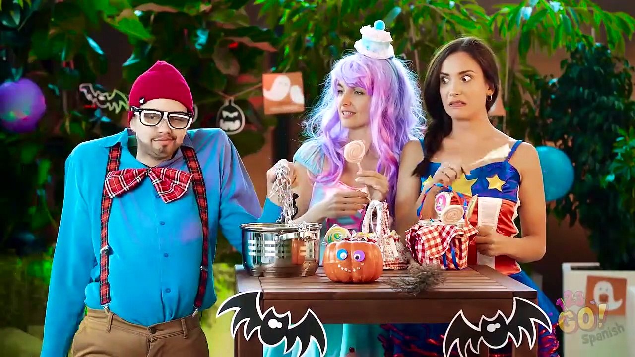 HAY DOS TIPOS DE CHICAS || Las mejores situaciones graciosas por 123 GO! Spanish