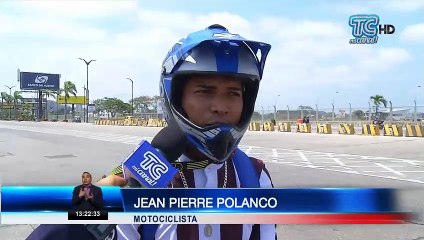 VIDEO | Lanchas y canoas trasladan a ciudadanos desde Durán a Guayaquil