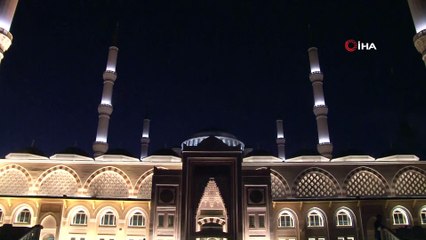 Büyük Çamlıca Camii'nde Mehmetçik için dualar edildi