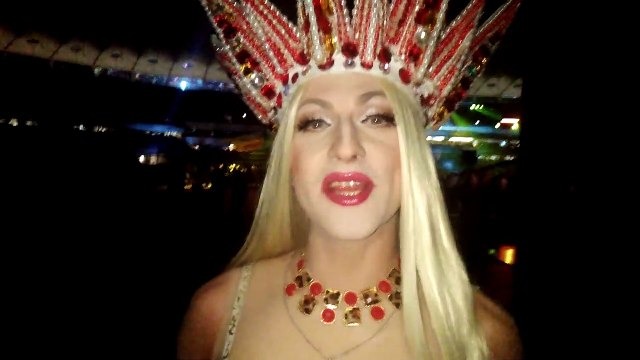 Выход на сцену НСК Олимпийский| Пародист-двойник Дима Черников (Оля Полякова)| Drag Queen UkraineDrag Queen Ukraine