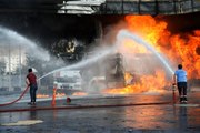 Cizre'de yakıt istasyonu yandı, vatandaşlar büyük bir korku yaşadı