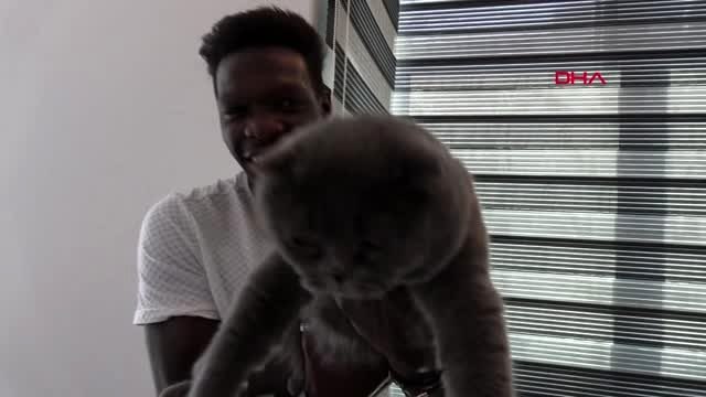 Spor süper lig'in müzisyen futbolcusu fabrice n'sakala