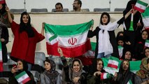 زنان ایران در راه استادیوم آزادی