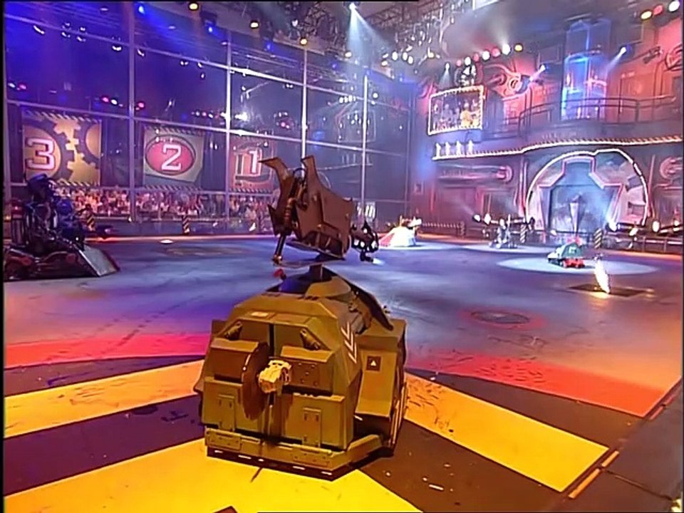 Robot Wars- Razer vs Robochicken vs Velocirippa - video Dailymotion