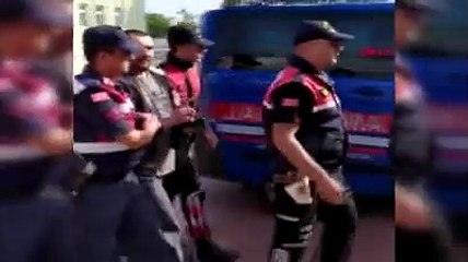 5 yıldır aranıyordu; ormanda kadın kıyafetleri içinde yakalandı