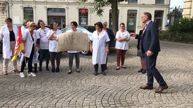 Longue-Jumelles: Face-a-face tendu entre les infirmiers et le maire