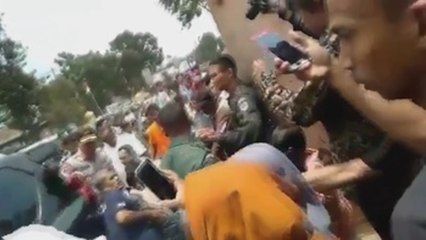 Un hombre ataca con un cuchillo al ministro de Seguridad indonesio