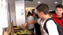 Un instituto de Logroño sustituye las máquinas de bollería por fruta