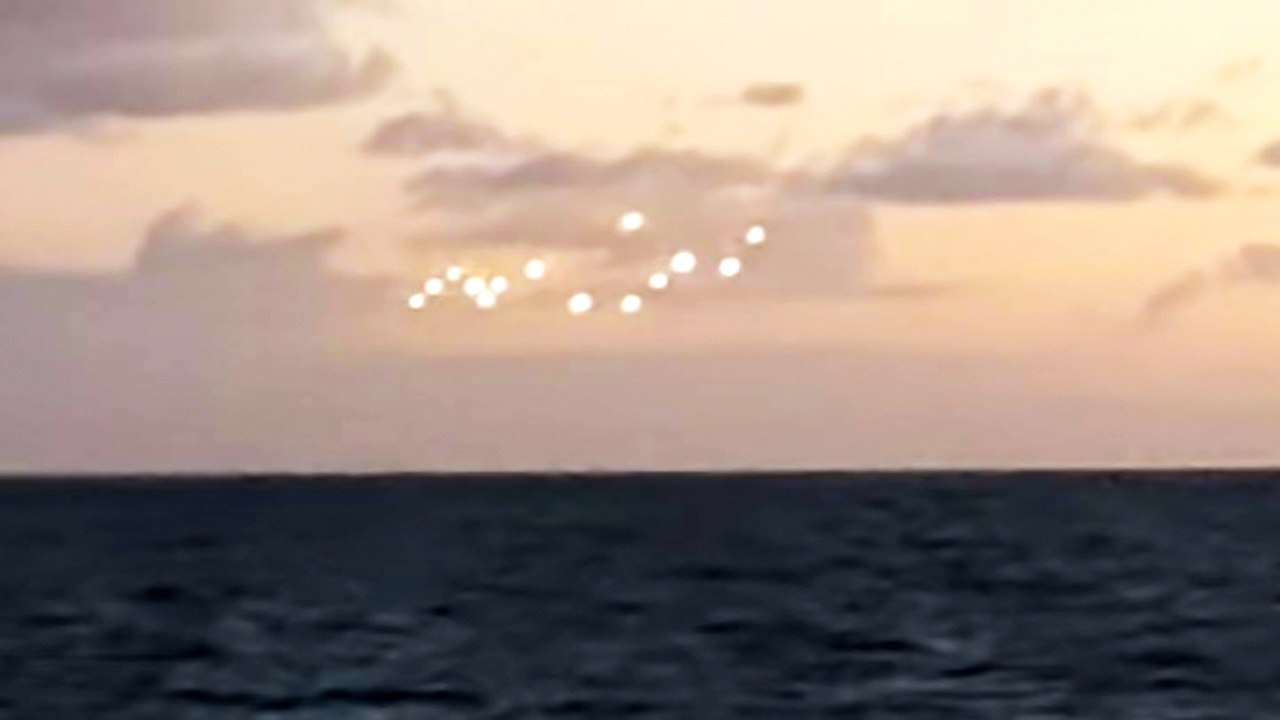 UFO sightings 2019 mysterious 14 UFO Orbs Over the ocean