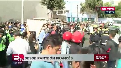 Restos de José José arriban al Panteón Francés